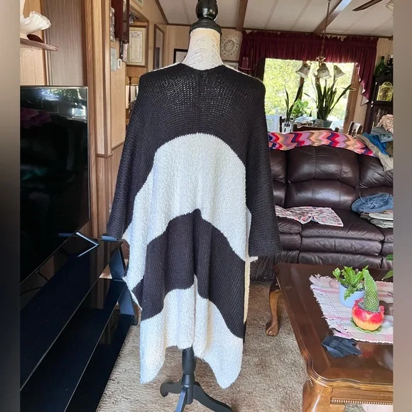 Anthropology Mixed Stripes Kimono one size black and white striped. - Picture 11 of 16